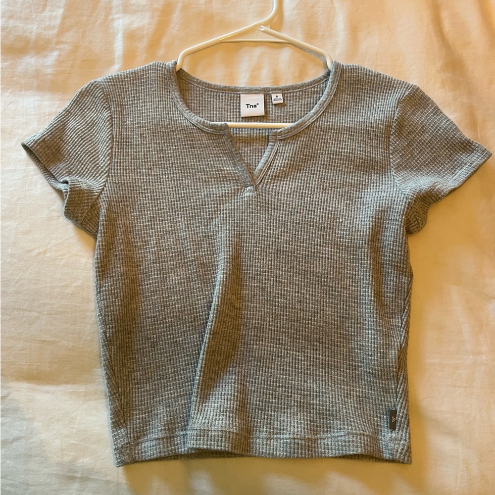 Aritzia cropped tee